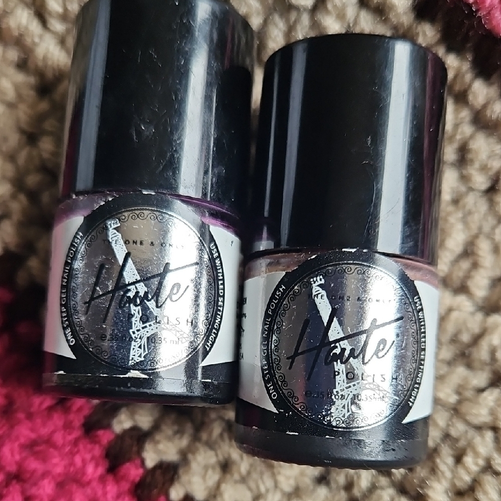 Harte Black and Purple Nail Polish Set